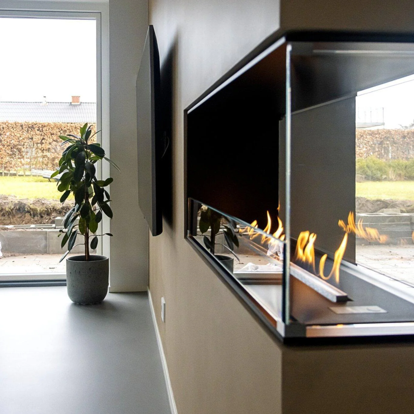 Decoflame Montreal Bay Ethanol Fireplace with Net Zero Burner - Image 6