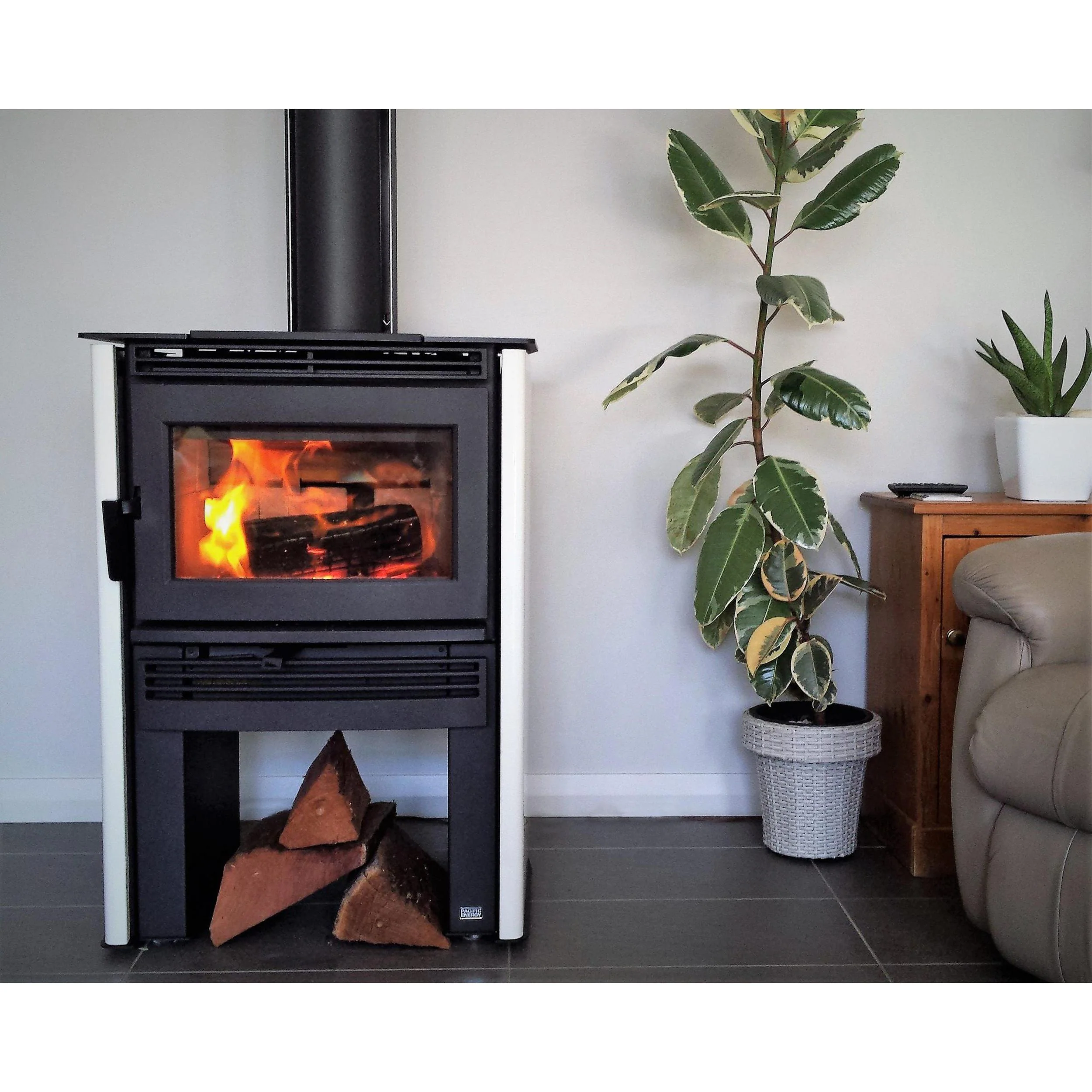 Pacific Energy Neo 2.5 Freestanding Wood Fireplace - Image 5